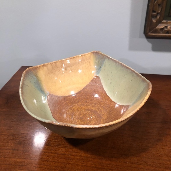 Signed handcrafted pottery bowl - Picture 2 of 10